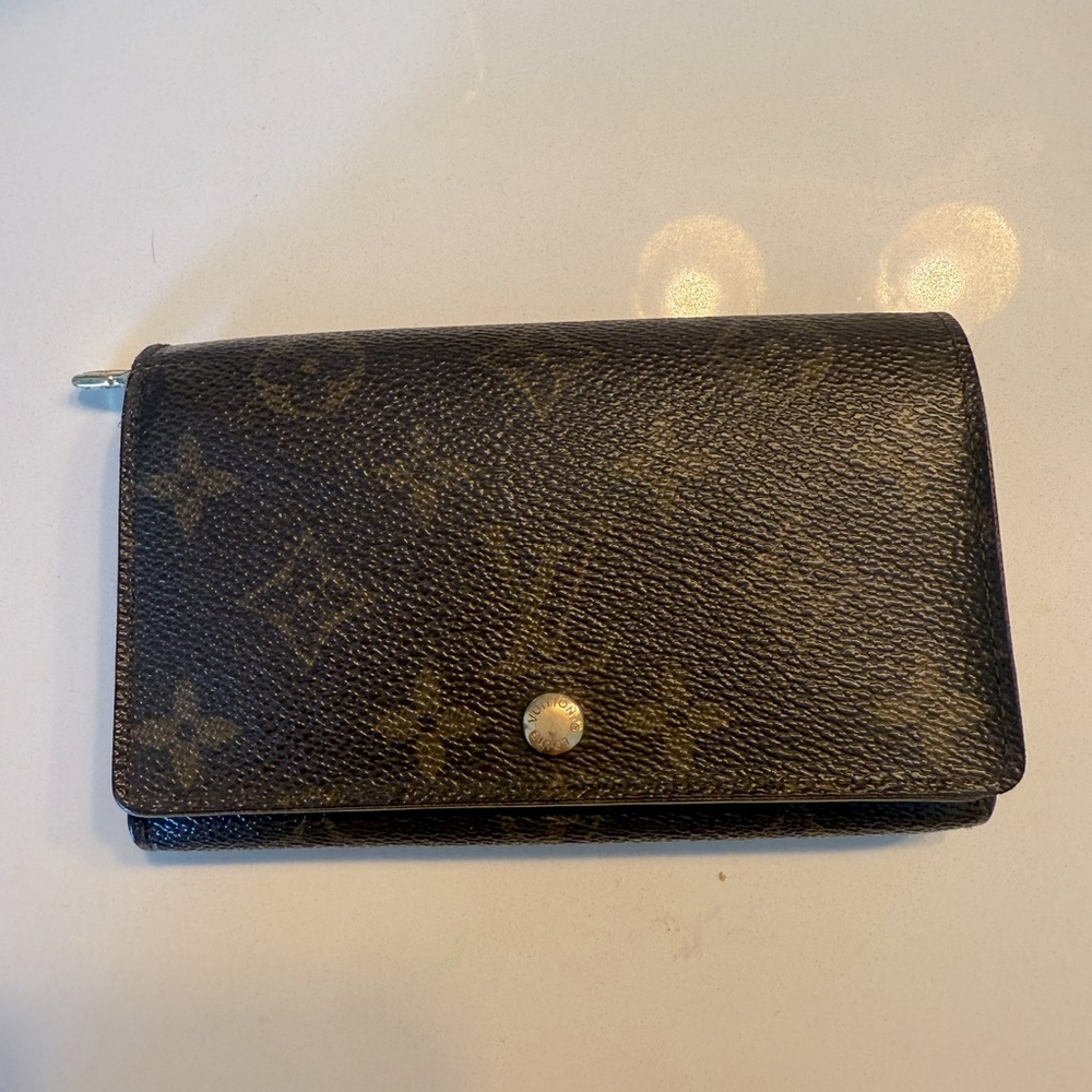 Gorgeous LV wallet